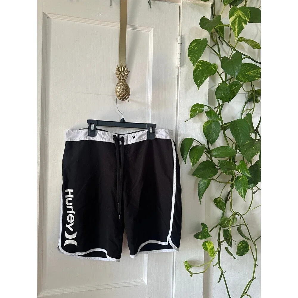 Hurley Men’s size 9 black swim shorts